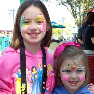 Face painting in Toontown