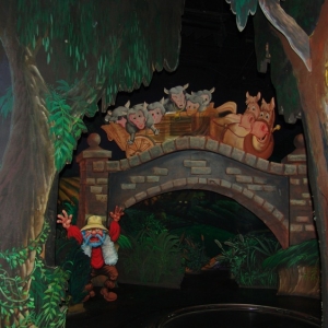 Fantasyland-Disneyland-39