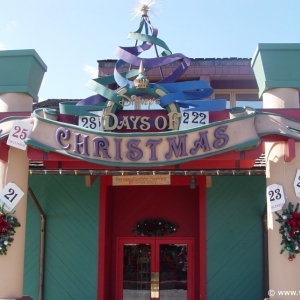 Days_of_Christmas_Store_002