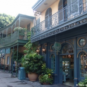 New-Orleans-Square-08