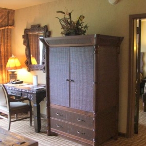 armoire w/tv and desk
