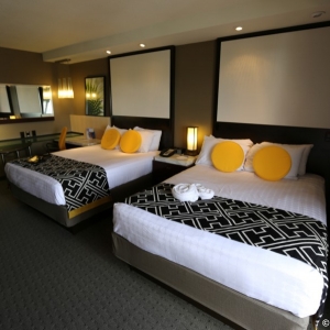 Contemporary-Resort-Room-011