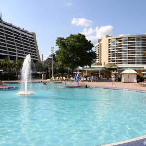 Contemporary-Resort-Pools-002