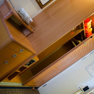 Category-5-Stateroom-012