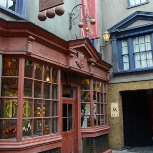 WDWINFO-Universal-Diagon-Alley-Harry-Potter-Quality-Quidditch-004