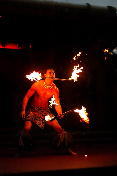 Aloha show - Fire dancer