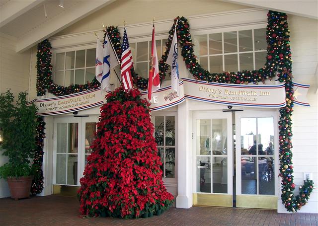 Boardwalk Entrance Christmas tree.