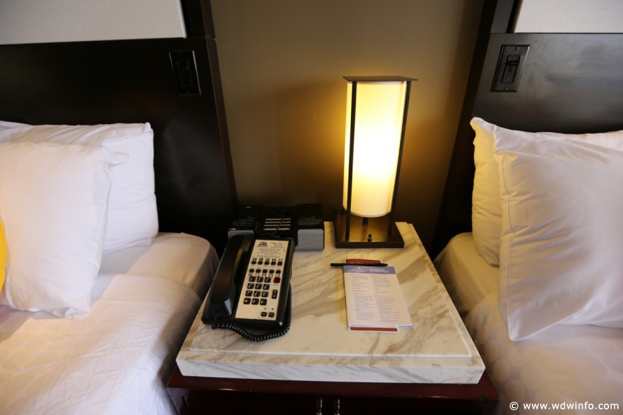 Contemporary-Resort-Room-024