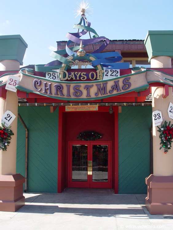 Days_of_Christmas_Store_001