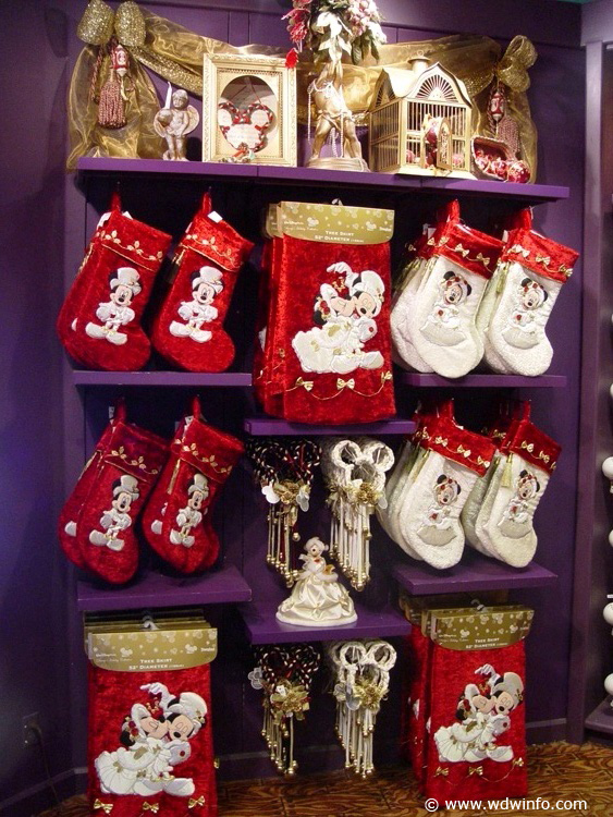 Days_of_Christmas_Store_004