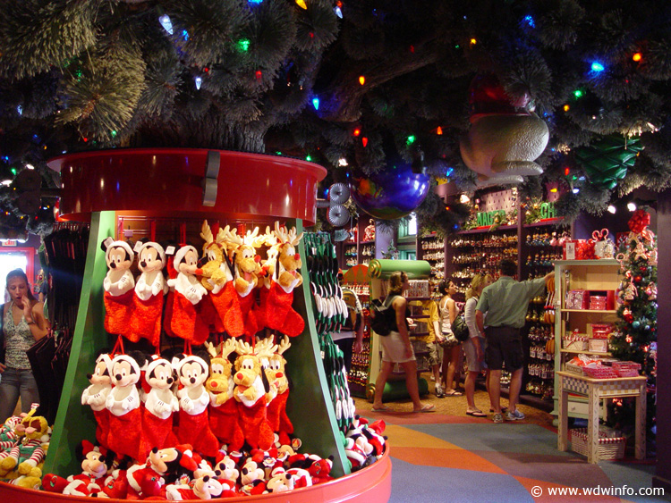 Days_of_Christmas_Store_069
