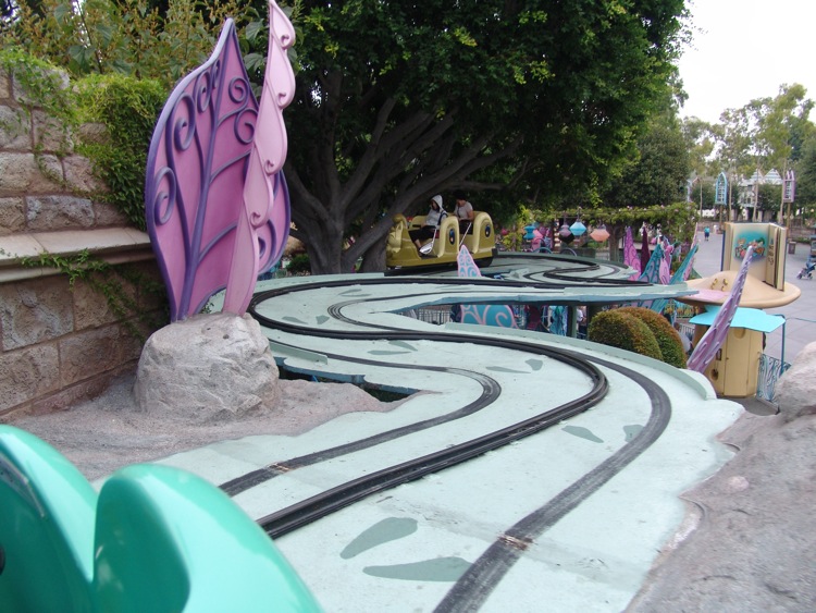 Fantasyland-Disneyland-53