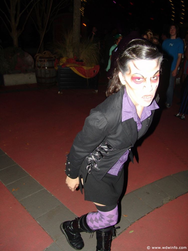 Halloween-Horror-Nights-2009-44
