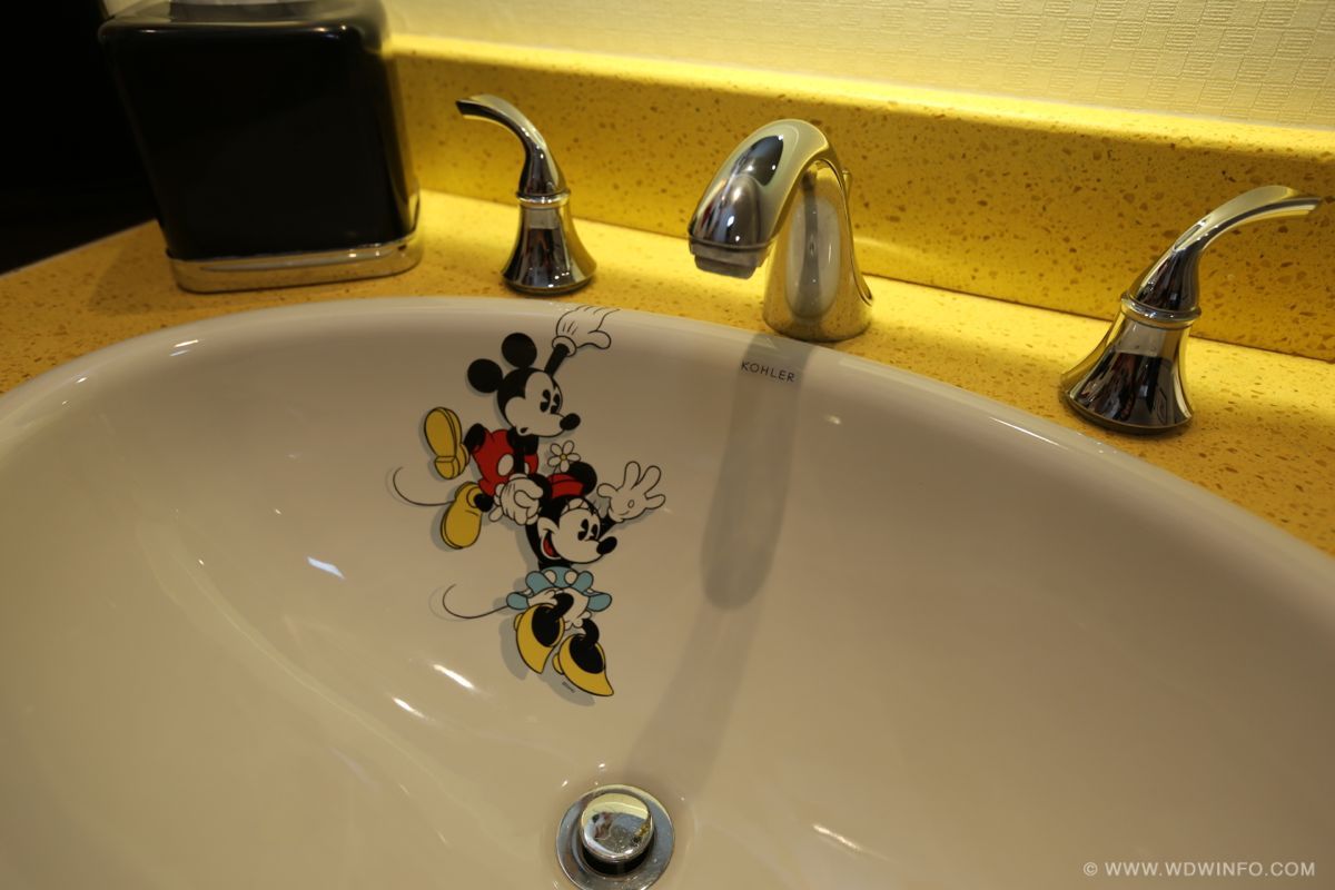 Mickey-Mouse-Penthouse19