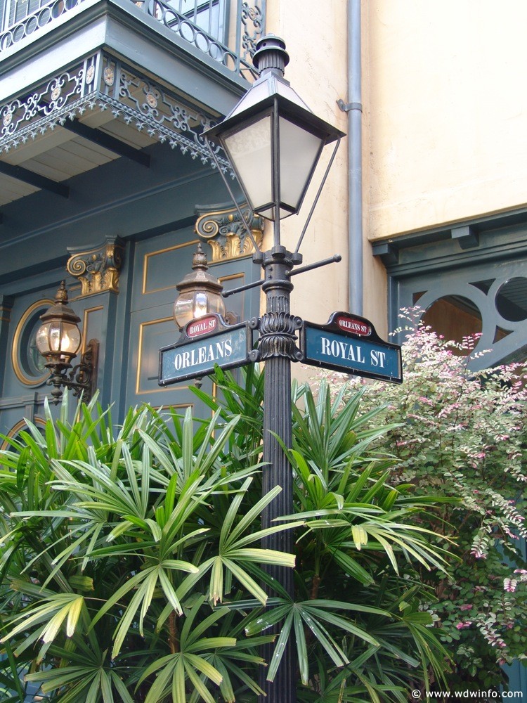 New-Orleans-Square-11