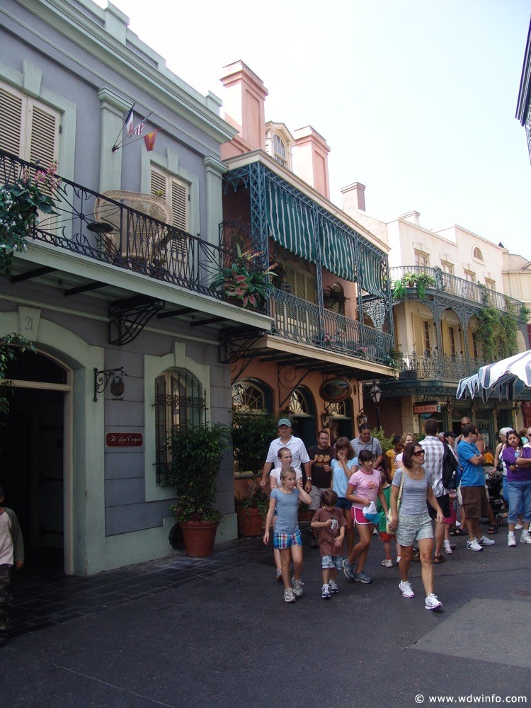 New-Orleans-Square-15