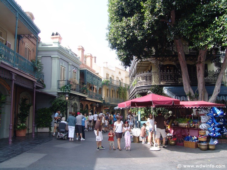 New-Orleans-Square-16