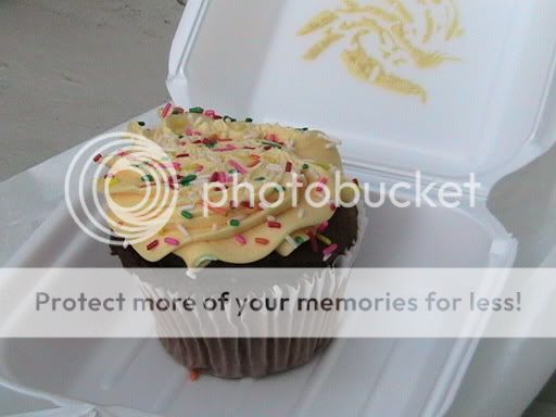 Boardwalkbakery-cupcake.jpg