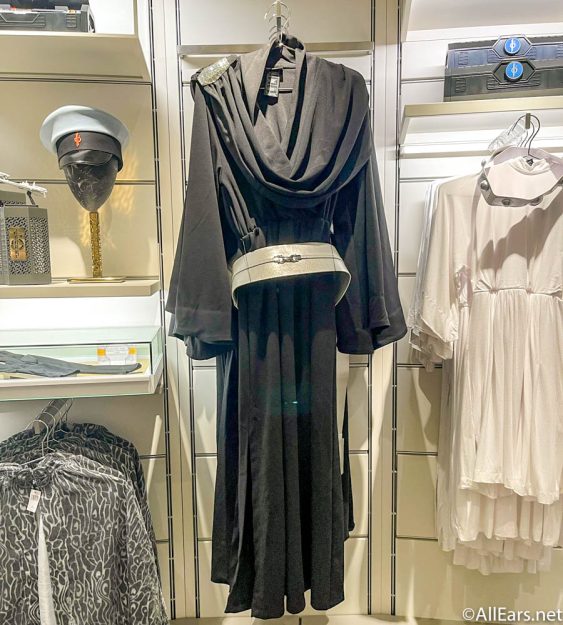 black-robes-The-Chandrila-Collection-merchandise-store-2022-wdw-galactic-starcruiser-star-wars-hotel-media-preview-563x625.jpg