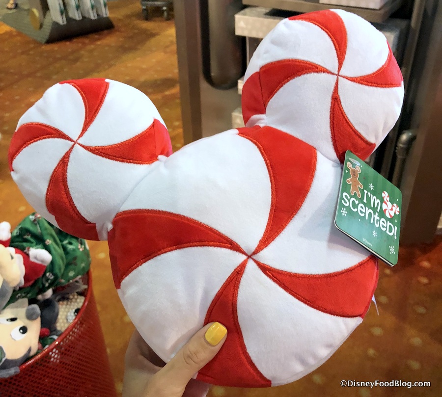 disney-world-holiday-scented-pillows-christmas-gingerbread-peppermint_0933.jpg